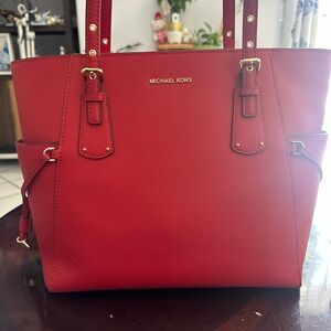 Michael Kors Voyager East West Tote, in Flame